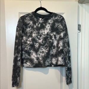 Women's Black and White Tie-Dye Long Sleeve Top